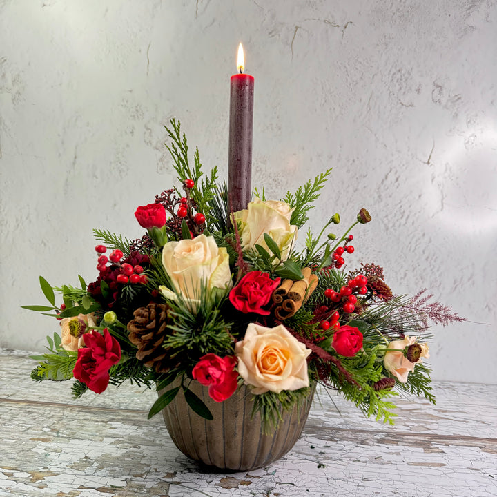 Cosy Christmas Table Arrangement