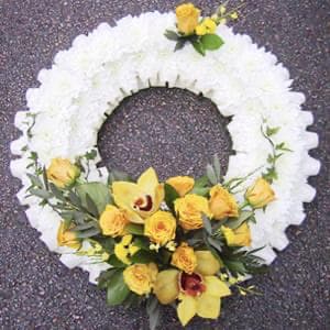 Formal Wreath in Yellow & White